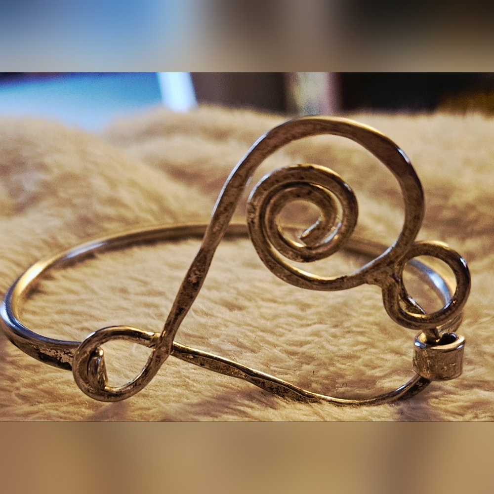 Artisan Made Silver Heart Bracelet - Picture 3 of 7